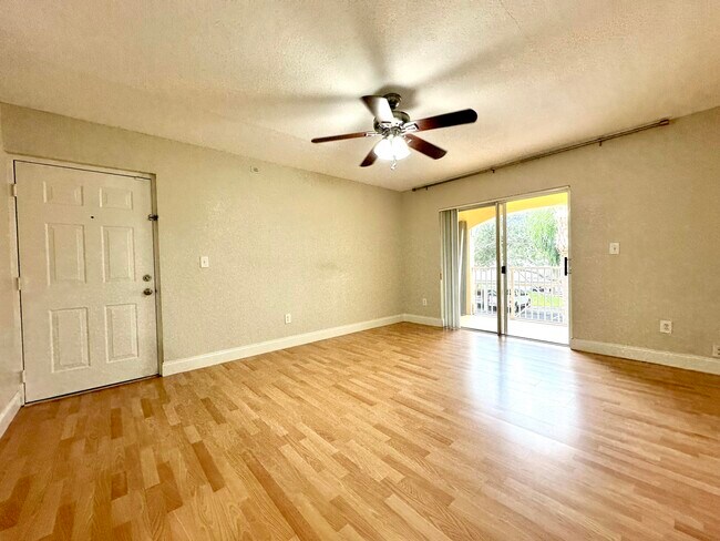 Foto del edificio - 5560 NW 61st St
