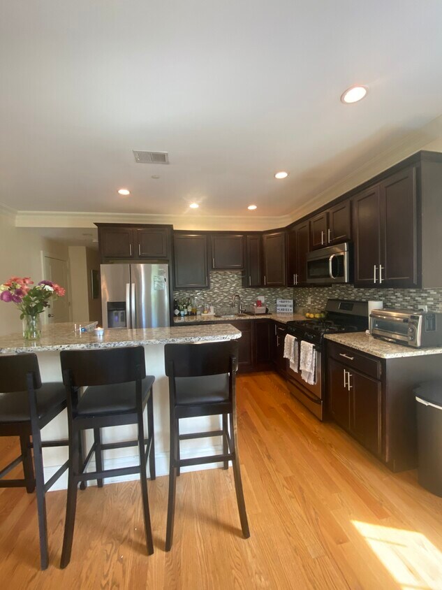 Foto principal - 13 Sparhawk St