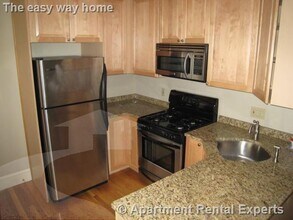 Building Photo - 117 Columbia St