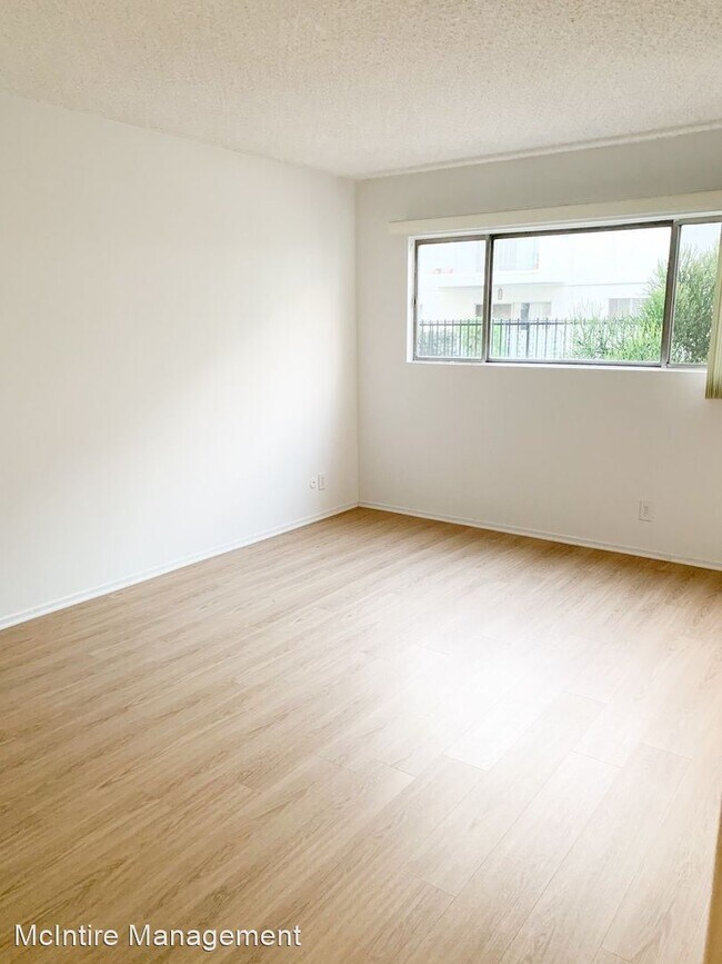 Foto del edificio - 4151 Arch Dr