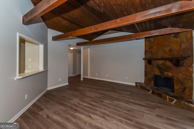 Foto del edificio - 2429 Chauncey Ln