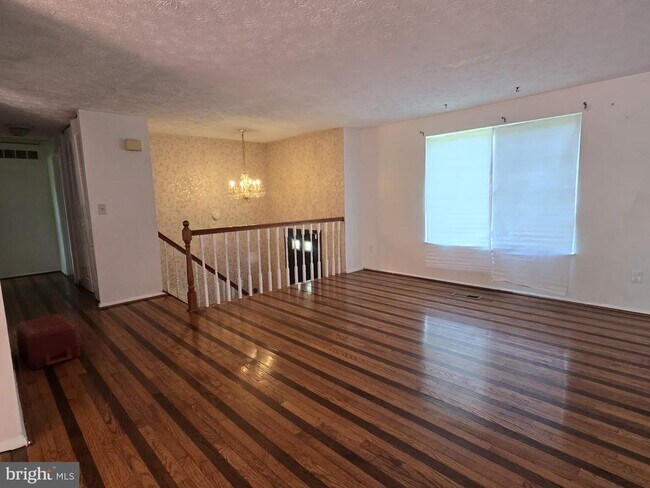 Foto del edificio - 1409 Rossiter Ct