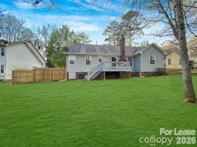 Building Photo - 5933 Ruth Dr