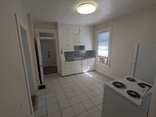 Building Photo - 805 E 100 S