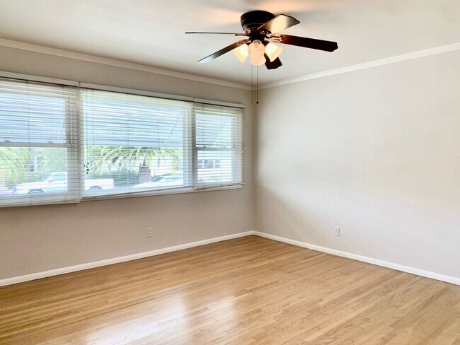 Foto del edificio - La Mesa - 3 Bedroom/2 bath House PLUS Detached Bonus Room, Garage and W/D