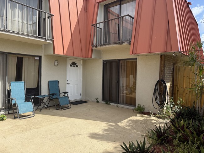 Foto del edificio - 3221 Meridian Way S