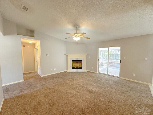 Foto del edificio - 5105 Westport Dr