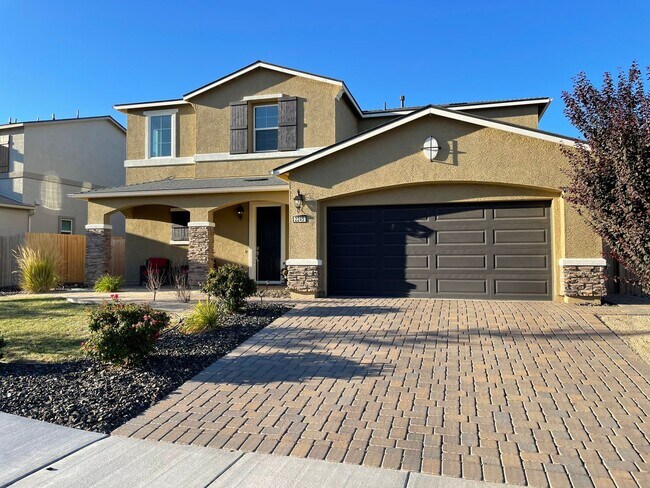 Building Photo - Beautiful Toll Bros Home in Spanish Springs!