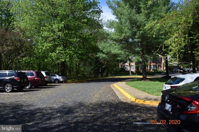 Foto del edificio - 5627 Sutherland Ct