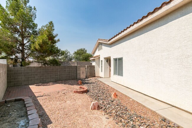 Building Photo - Charming 3-Bedroom Single-Story Home in Elkhorn!