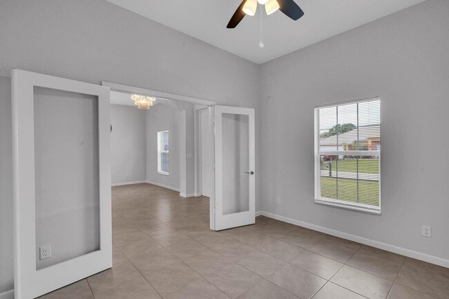 Foto del edificio - 1445 SW Leisure Ln