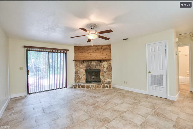 Building Photo - 2 br, 1 bath Duplex - 4789 Leah Court 4789