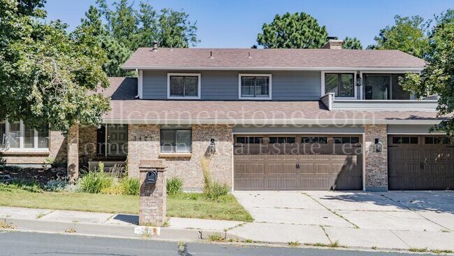 Foto del edificio - 3427 Clubheights Dr