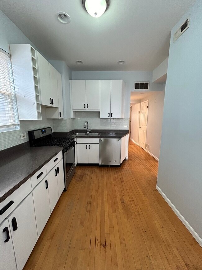 Foto del edificio - 937 N Ashland Ave