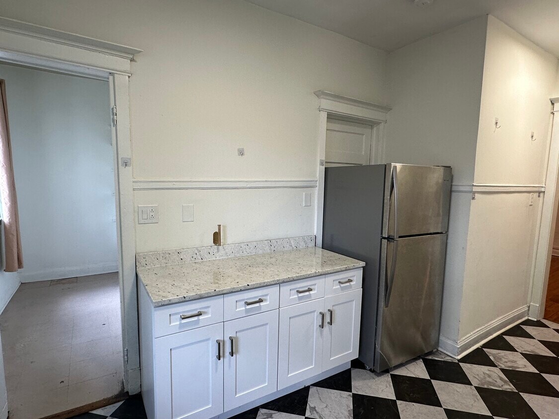 Foto principal - 5410 S Indiana Ave