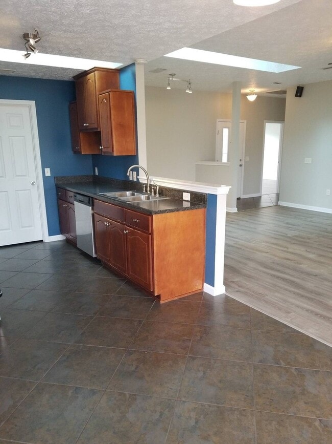 Building Photo - 2915 Cedars Crossing