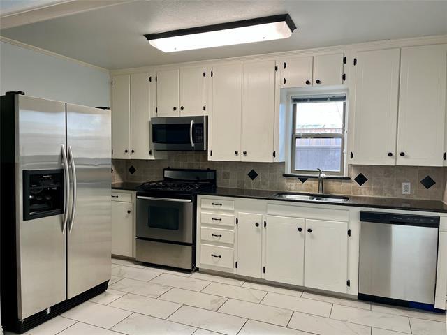 Foto del edificio - 4216 Camden Ave