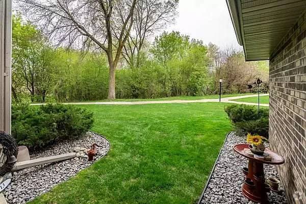 Building Photo - 2160 Ridge Dr