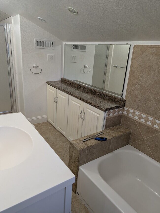 Foto del edificio - A very nice Studio in a nice neighborhood in South San Jose