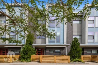 Building Photo - 3325 W 18th Ave