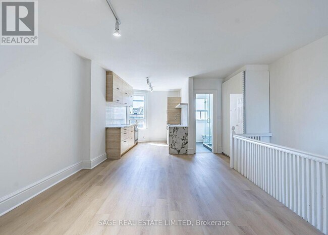 Photo du bâtiment - 1153 Dundas St W