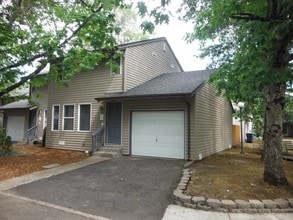Building Photo - 465 Van Duyn St