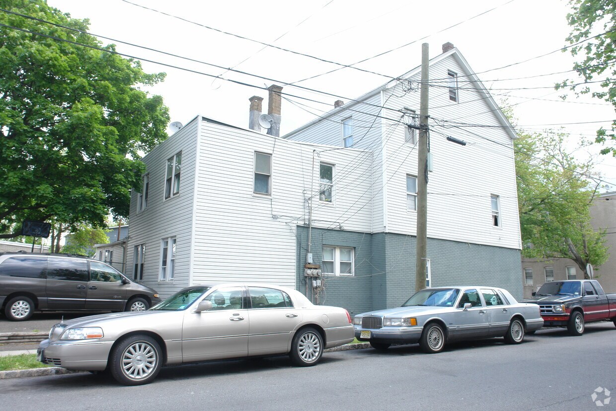 Foto principal - 151 1st St