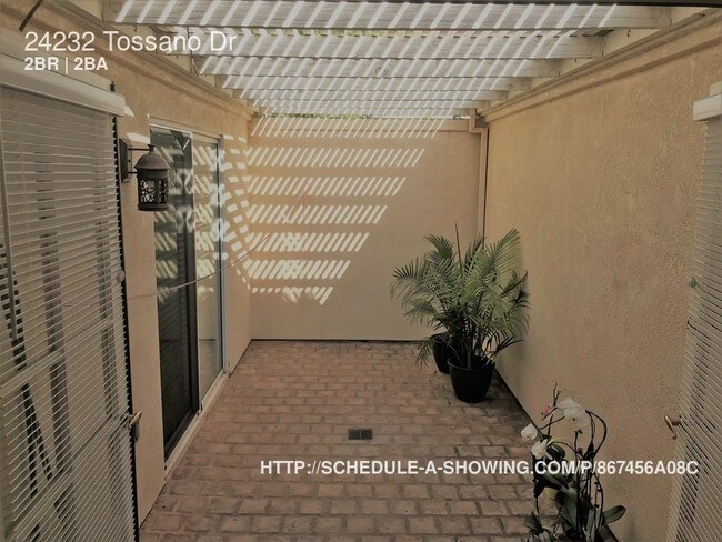 Building Photo - 24232 Tossano Dr