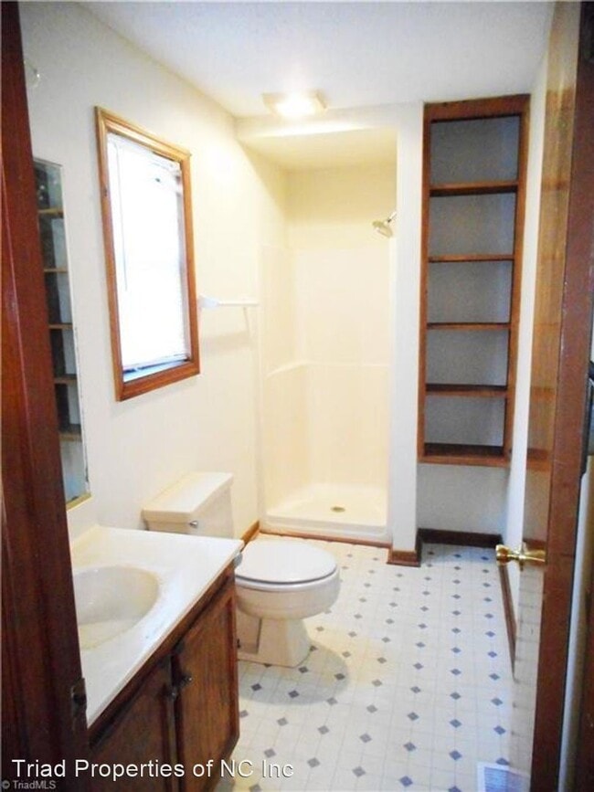 Building Photo - 2 br, 2 bath House - 210-B Vista Circle