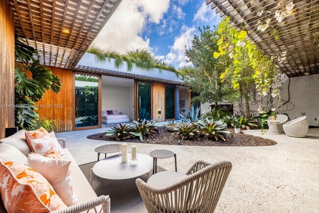 Foto del edificio - 1664 Lenox Ave.