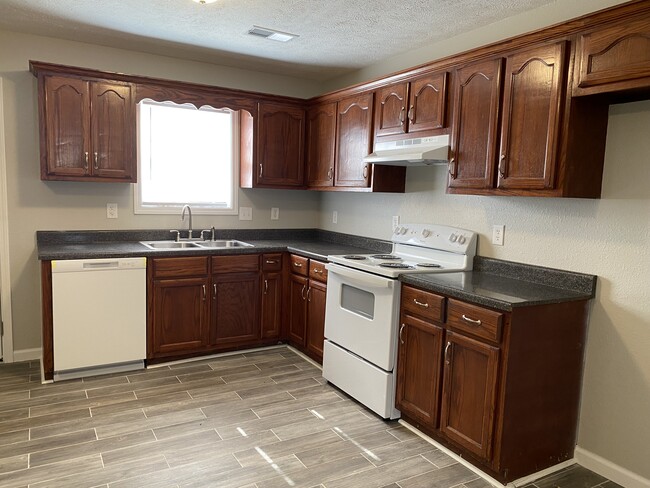 Building Photo - 61 North Craves Creek
