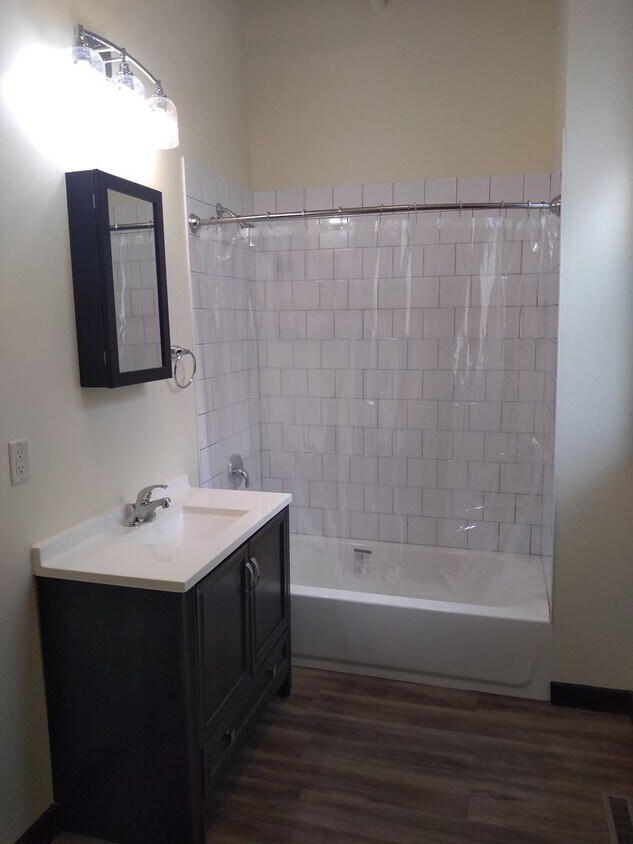 Foto principal - 6311 27th Ave