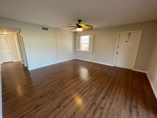Foto del edificio - ANNUAL RENTAL - 2 BED / 2 BATH AT SORRENTO...