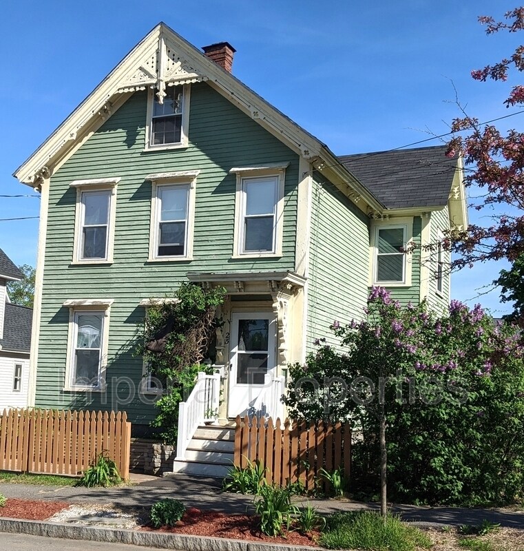 Primary Photo - 25 Beacon St