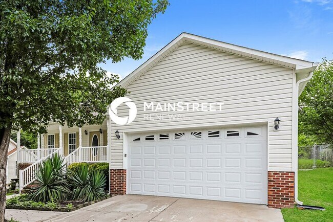 Foto del edificio - 3 Bedroom Pet-Friendly Home in THOMASVILLE, NC with Main Street Renewal