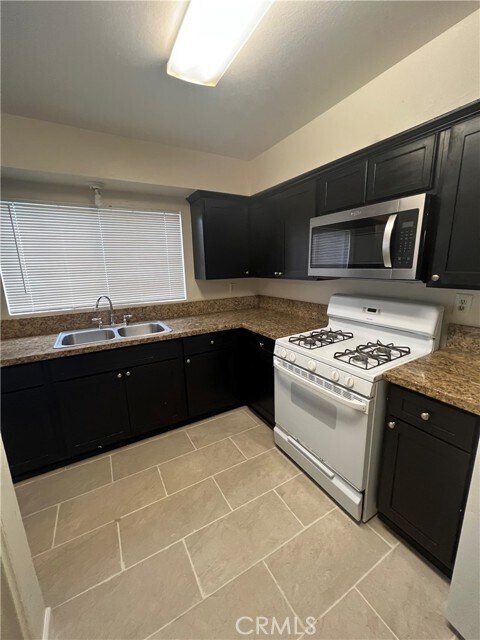 Foto del edificio - 1430 E 17th St