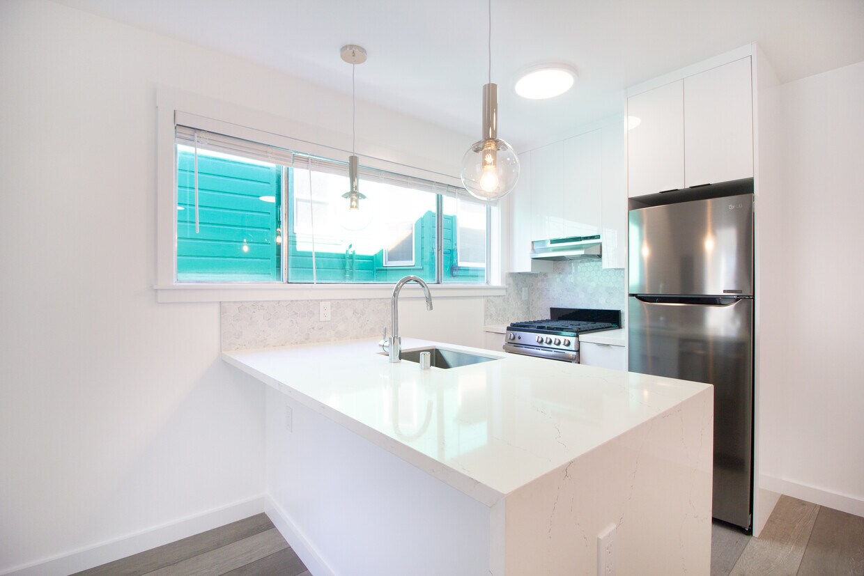 Foto principal - 1085 S Van Ness Ave