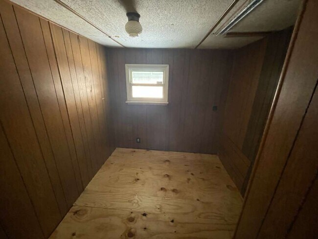 Foto del edificio - 1806 E Webster Rd