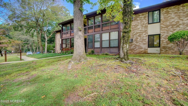 Building Photo - 138 Amberly Dr