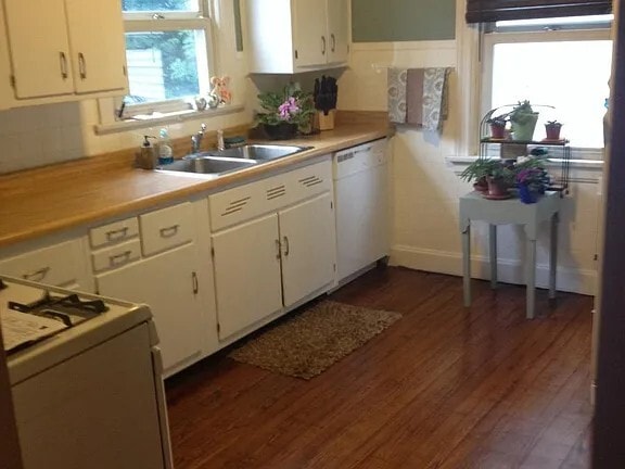 Kitchen - 1330 Old State Rd