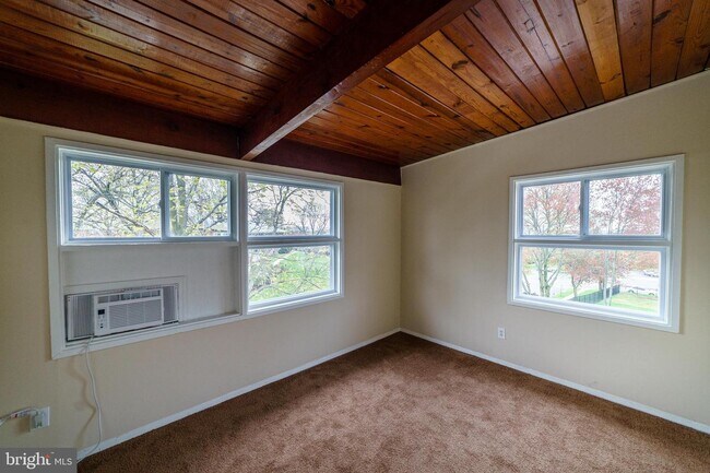 Foto del edificio - 7300 18th Ave
