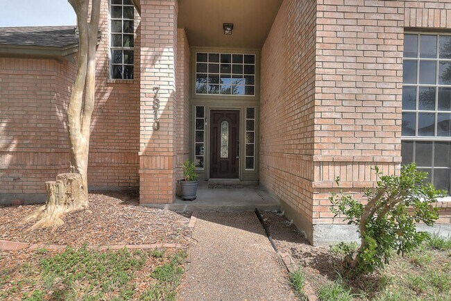 Foto del edificio - 7810 Duchess St