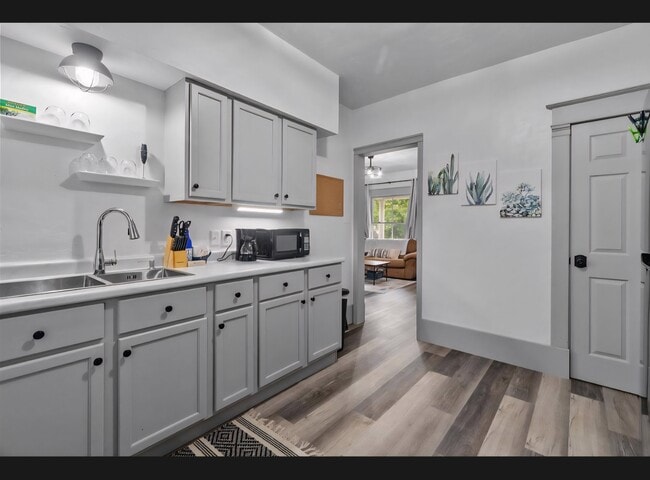 Building Photo - 129 Park Ave