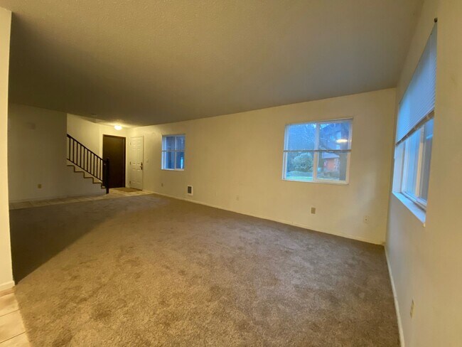 Foto del edificio - Application Pending - 3 Bedroom Condo for ...