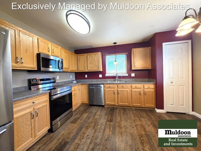 Building Photo - Spacious 5-Bedroom Ranch Home on Oversized Cul-de-Sac lot!