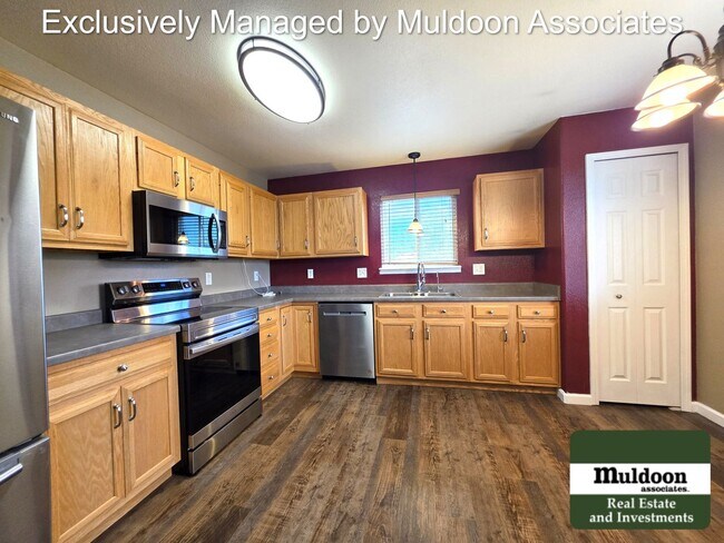 Foto del edificio - Spacious 5-Bedroom Ranch Home on Oversized Cul-de-Sac lot!