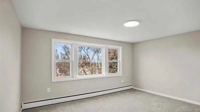 Building Photo - 28 Leuvine St