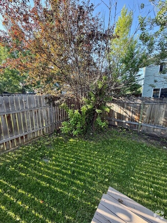 Building Photo - 3606 Golden Valley Dr