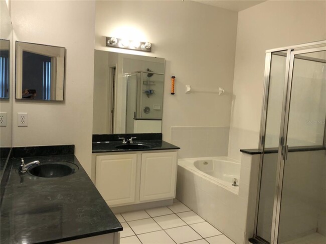 Foto del edificio - 4815 Riverton Dr