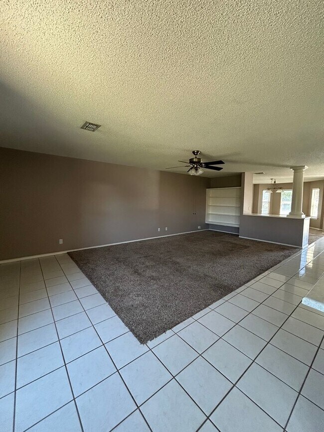 Building Photo - Spacious 4-Bedroom, 2.5-Bath Home in Plant...